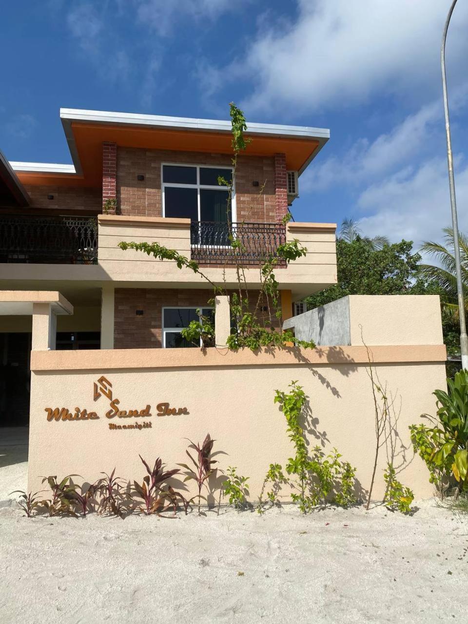 White Sand Inn Maamigili Island Exterior photo